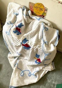 VTG COTTON CHENILLE BABY CRIB BLANKET COVERLET THROW 64.5x41.25 BLUE TRIM WHITE - Picture 1 of 24