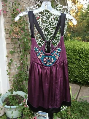 全新带标签 106 美元。 HAZEL 刺绣紫色带黑色带背面领带上衣,尺寸 L — 第 1/4 张图片