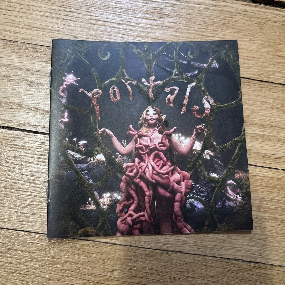 Melanie Martinez Portals Alternate Cover CD BOOKLET ONLY Foto 1 de 1