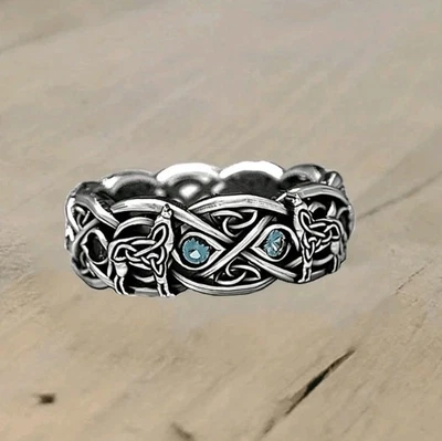 Anillo de lobo de zinc plateado adornado con pedrería talla 6 Foto 1 de 2