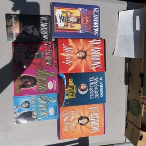 vc Andrews gemischtes Buch Posten von 8 4 Taschenbüchern und für gebundene Bücher - Bild 1 von 6