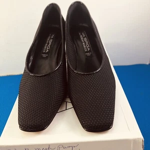 Via Spiga Neptun mandelförmige Zehenpartie Blockabsatz schwarz Mesh Pumps Größe 5 M neu im Karton - Bild 1 von 10