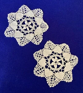 2 Crocheted Lace Doilies White Hearts 5 inch Round Pointed Coasters vtg - Picture 1 of 5