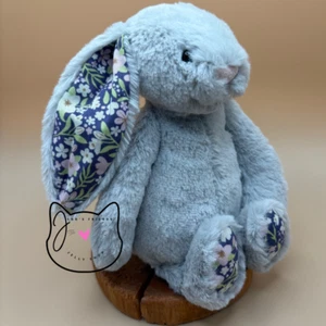 Jellycat BLOSSOM SILVER BUNNY ‘Bloom’ Small RETIRED New BNWT Plush Little Grey - Picture 1 of 7