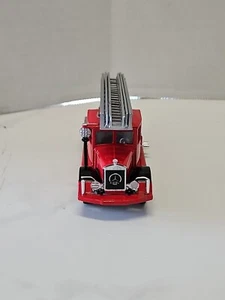Matchbox: 1932 Mercedes-Benz Ladder Truck  - Picture 1 of 5