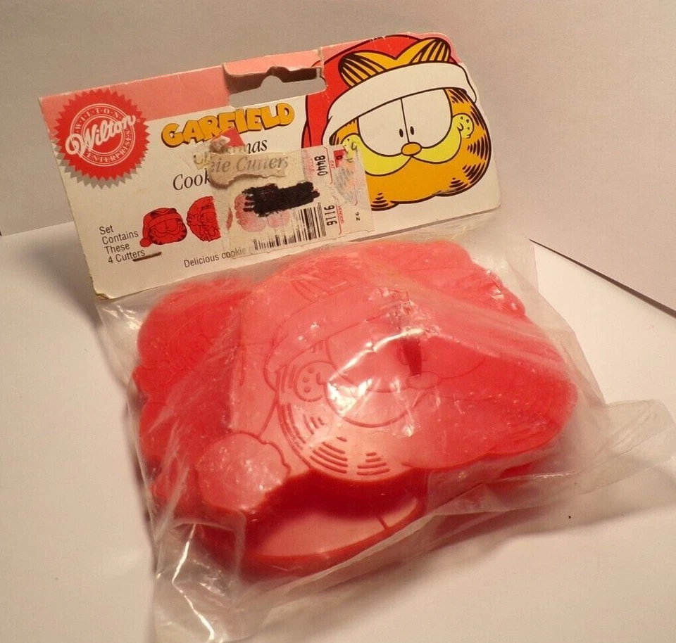 * Wilton 1978 Garfield Christmas Cookie Cutters Set of 4 Cat *