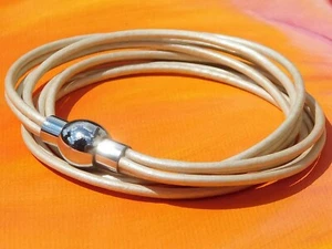 Damen Metallic Creme Leder & Stahl Doppel Wickel Armband von Lyme Bay Art - Bild 1 von 3