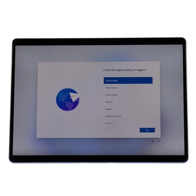 Microsoft Surface Pro 9 - 13" - Intel i5 - 8GB - 256GB SSD - Graphite QEZ-00018 - Image 1 of 4