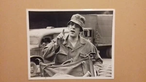 Donald Sutherland/Hawkeye in Robert Altman's MASH 1970 Vintage Cinema FoH Photo - Picture 1 of 1