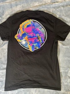 T-Shirt NASA Astronaut schwarz Grafik M. Brustlogo vorne, Astronaut hinten - Bild 1 von 5