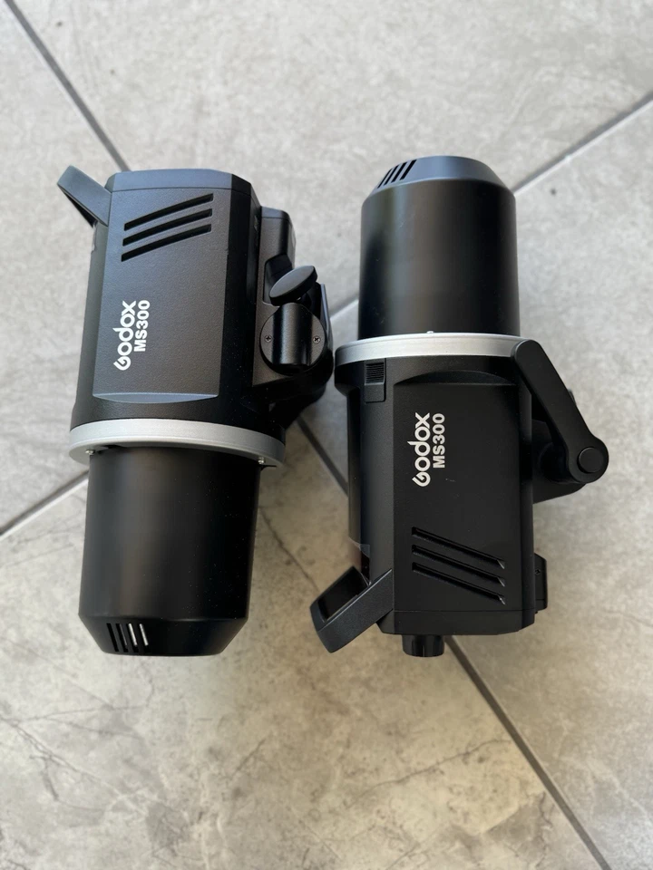 Luz de flash Godox MS300 Studio 2 luzes - Imagem 1 de 3