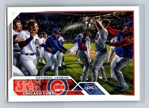 2023 Topps #220 Chicago Cubs Chicago Cubs - Bild 1 von 2