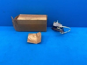 Chromalox 2B61-53 Thermostat 300-049197-001 - Picture 1 of 4