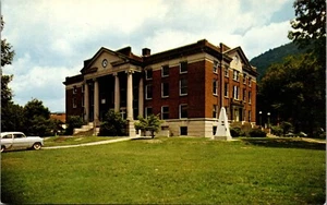 Vintage Postcard Bell County Court House Court House Pineville KY Old Car  - Picture 1 of 3