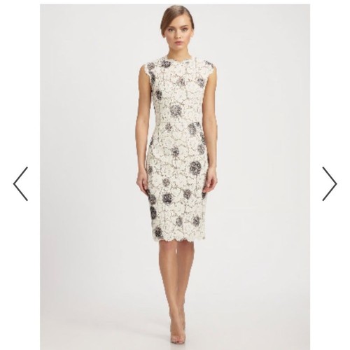 Abito Valentino pizzo nuovo senza etichette TAGLIA 6