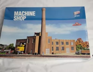 Versiegelt Neu im Karton Walthers Cornerstone HO Machine Shop Kit 933-2902 - Bild 1 von 3