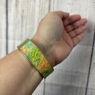 Brazalete Brazalete Brazalete Lilly Pulitzer Boca Bisagra Magnética Verde Rosa Tono Oro Foto 1 de 4