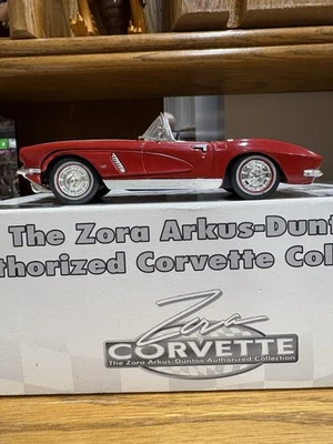 Corvette Zora Arkus-Duntov масштаб 1:32 красная модель автомобиля 1962, экшн-коллекция - Изображение 1 из 4