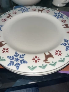 Set of 4 Pfaltzgraff Nordic Christmas 10.1/4" Dinner Plates Snowflakes Deer - Picture 1 of 4