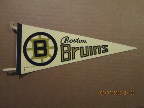 NHL Boston Bruins Vintage Circa 1970 NHL Services Team Logo Hockey Pennant Cover