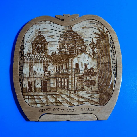 Vintage Wood Carved Collapsible Apple Basket  Columbia Cover