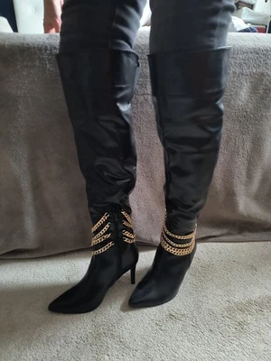 VENUS - COMO NUEVAS - BOTAS OTK NEGRAS - TALLA 9 DORADO GLAM!!! Foto 1 de 4