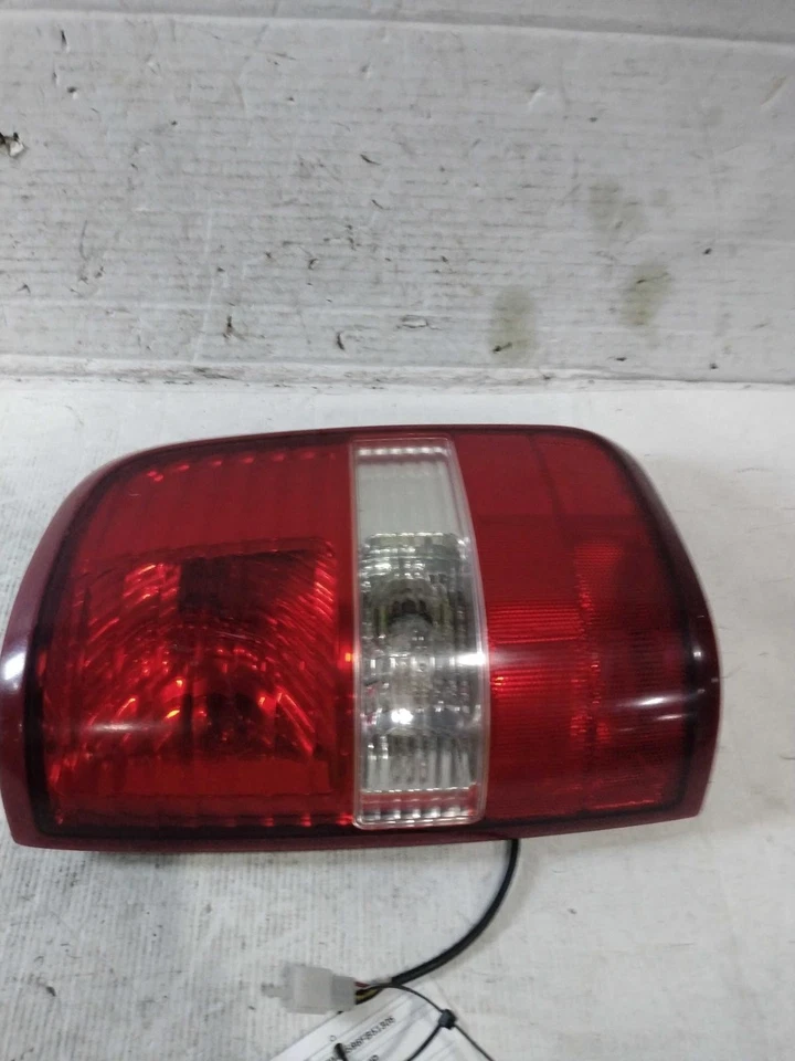 Used Right Tail Light Assembly fits: 2006 Ford F150 PICKUP New Style Styleside R - Image 1 of 4