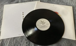 Elton John - Too Low For Zero - 1983 Geffen LP  Custom inner/Embossed Die Cut EX - Imagen 1 de 5
