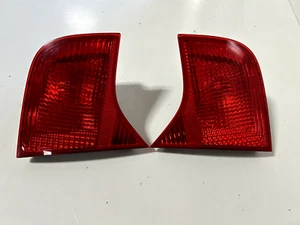 04-08 Juego de luces traseras interiores laterales derecha derecha Audi A4 Sedán OEM - Imagen 1 de 3