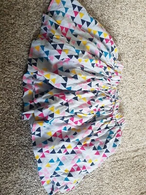 NEXT RARA BABY NIÑAS GRIS GEOMÉTRICA FALDA RARA CON VOLANTES 18 24 MESES EN CAPAS Foto 1 de 4