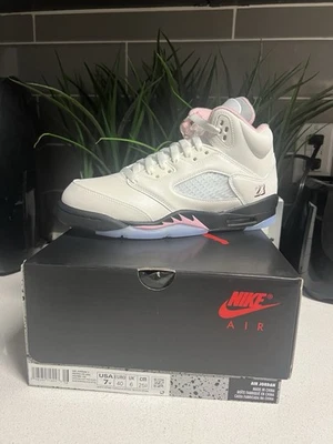 Air Jordan 5 Retro Medio Suave Rosa Escuela Primaria GS Talla 7Y HQ7980-102 NUEVO Foto 1 de 4