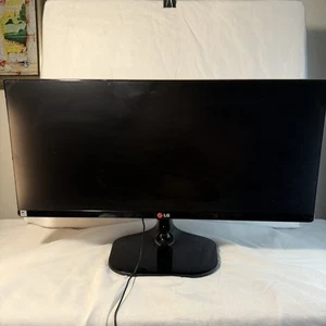 LG 25UM56-P 25.0" 2560 x 1080 60 Hz Monitor - Picture 1 of 12
