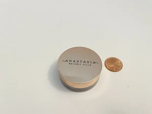 Anastasia Beverly Hills Brow Freeze Brow Styling Wax Minigröße 0,08 Oz. - Bild 1 von 2