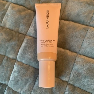 Laura Mercier - Hidratante Tintado Natural Rocío BS SPF 30 - 1W Rubio - 1.5Oz Foto 1 de 3
