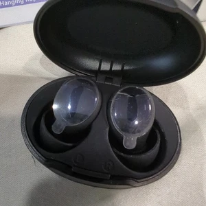 Toapex Q8 Tappi Orecchie Silenziosi 45dB Riduzione Rumore Dormire, Funzionante con Custodia Nero Nuovo  - Foto 1 di 11