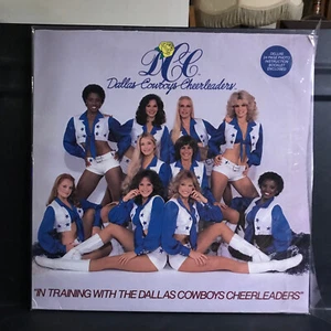 IN TRAINING WITH THE DALLAS COWBOYS CHEERLEADERS 1982 VINYL LP +24 PAGE BOOKLET - Picture 1 of 17