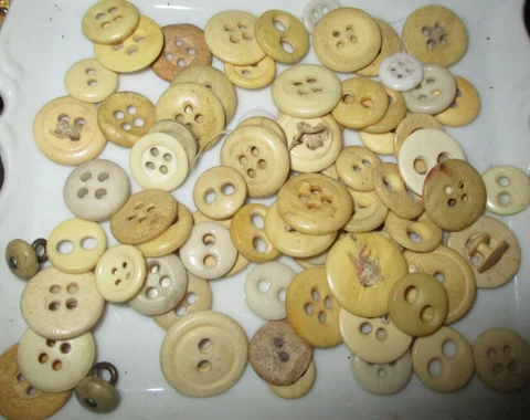 LOT 70+ ANTIQUE BONE HORN CIVIL WAR UNDERWEAR BUTTONS - LARGE 2-HOLES - CHINA + Cover