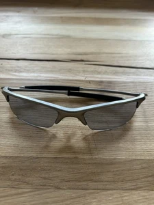 Gafas de sol Oakley Razrwire marco plateado lentes negras color platino Y2K mínimo - Imagen 1 de 5