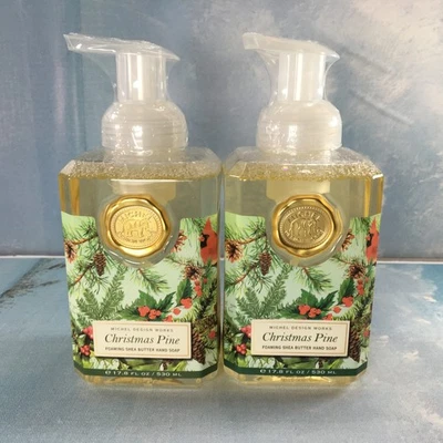Рождественское пенящееся мыло для рук Michel Design Works из сосны, 2 упаковки, 17,8 унции каждое - Изображение 1 из 4