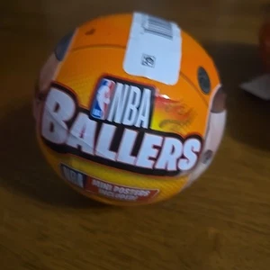 Zuru 5 Sorpresa NBA Ballers Serie 1 Cápsula Misteriosa Nuevo Precintado - Imagen 1 de 5