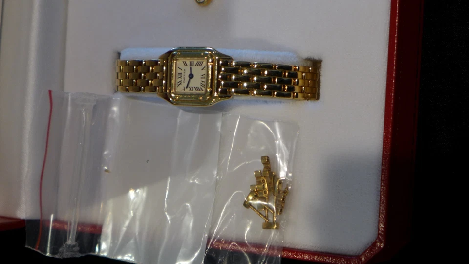 LADIES 18K YELLOW GOLD MINI PANTHERE DE CARTIER, S/N 11301C8831, 2 EXTRA LINKS - Image 1 of 4