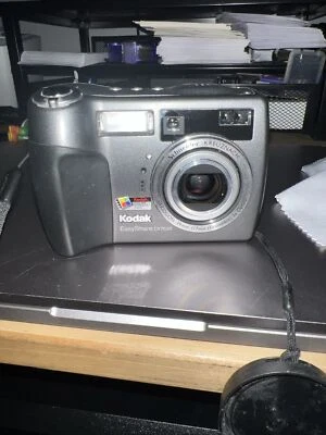 Kodak EasyShare DX7630 6.1MP Digital Camera Black. **No Charger - Image 1 of 4