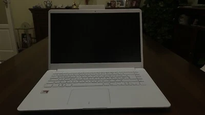 asus vivobook bianco - Immagine 1 di 3