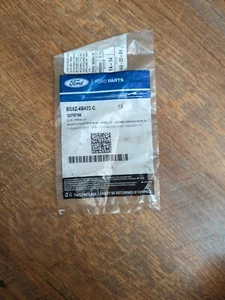 Ford OEM Part BB5Z-4B422-C One Clip - Picture 1 of 2