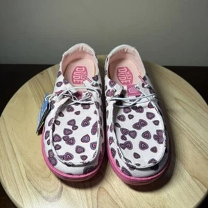 HEY DUDE WENDY YOUTH HEARTS PINK Lightweight GIRLS Slip On Shoe Size YT4 NWT - Picture 1 of 5