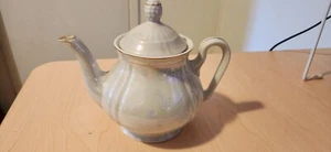 Porcelain teapot - pearl finish - Picture 1 of 6