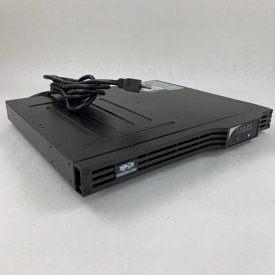 Tripp Lite SMART1000RM1UN Series SmartPro 120V 1kVA 800W No Batteries Tested - Image 1 of 4