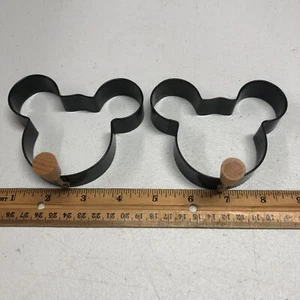 Disney Mickey Mouse Huevo Panqueque Anillo Molde Metal Madera Mango Negro Juego de 2 - Imagen 1 de 8