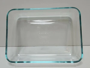 Pyrex 7210 Clear/Aqua Casserole Oven Baking Dish 3 Cup Rectangle  7" x 5" x 1.5" - Picture 1 of 2