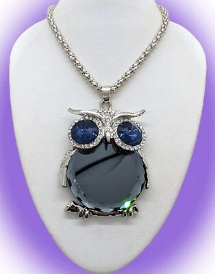 Brillante lindo!  Collar Betsey Johnson Gordito Espejo Vientre Azul Cristal Ojos Búho Foto 1 de 4